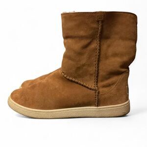 White Rubber Sole Uggs